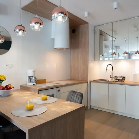 Arkadia Parking, Basen, Sauna, Silownia, Jacuzzi, Sala Zabaw Dla Dzieci W Cenie!